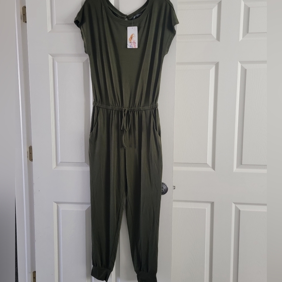 NWT! Green Romper - Small - Picture 4 of 5